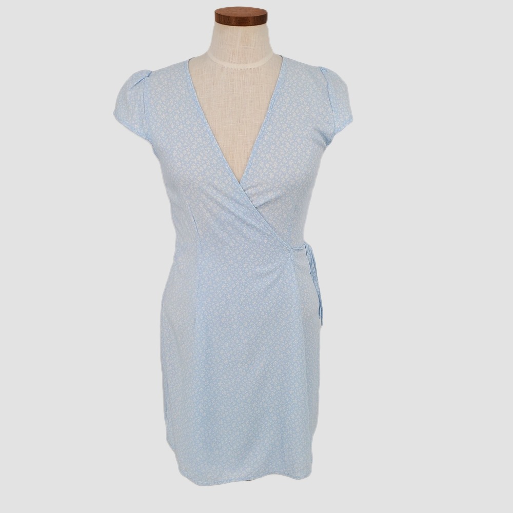 John Galt Brandy Melville Light Blue Floral Wrap Mini Dress MD118V-Z129 One Size